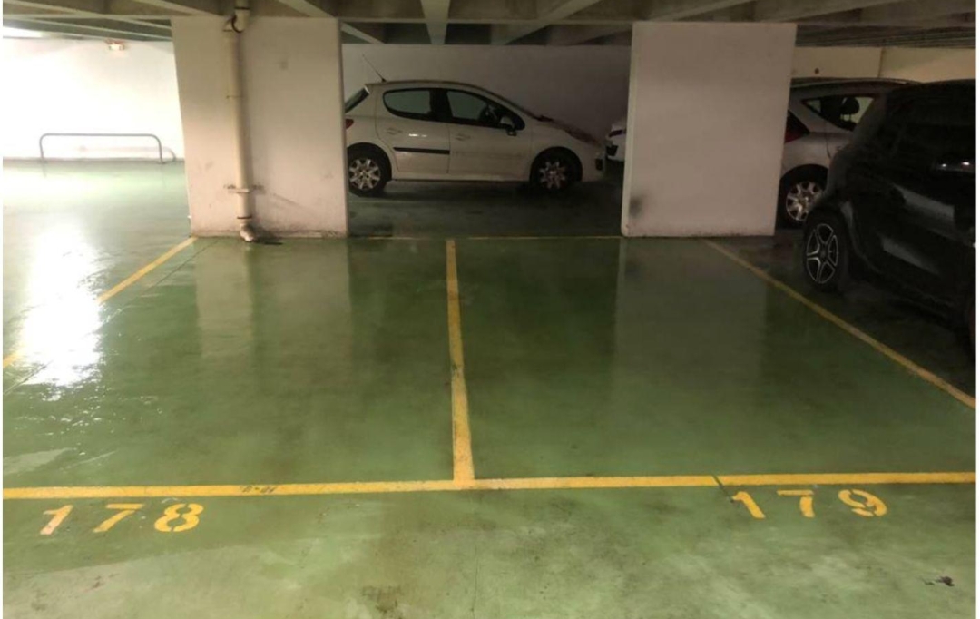 Annonces GENNEVILLIERS : Parking | PARIS (75011) | 12 m2 | 28 000 € 