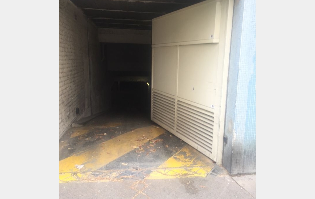 Annonces GENNEVILLIERS : Garage / Parking | PARIS (75015) | 0 m2 | 120 € 